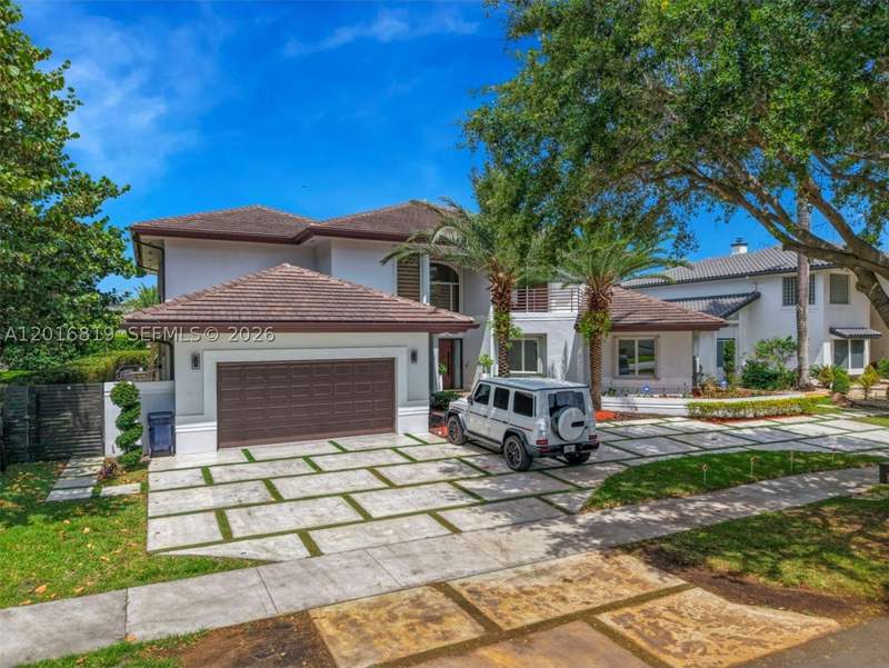 5 bedroom SingleFamilyResidence at 14332 Ardoch Pl, Lake Elizabeth sec 4, Miami Lakes — photo 5