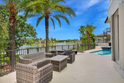 14332 Ardoch Pl, Miami Lakes FL - photo 7 of 20