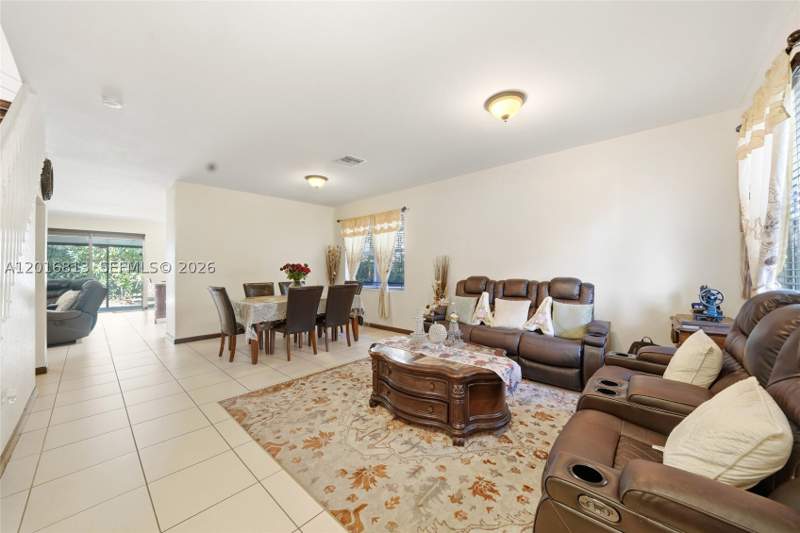 6 bedroom SingleFamilyResidence at 12921 SW 281st St, Lake Frances Subdivision, Homestead — photo 3
