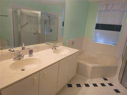 14715 Balgowan Rd 104-9, Miami Lakes FL - photo 7 of 16
