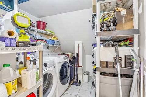 425 W Park Dr 10, Miami FL - photo 17 of 37