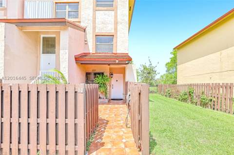 425 W Park Dr 10, Miami FL - photo 23 of 37