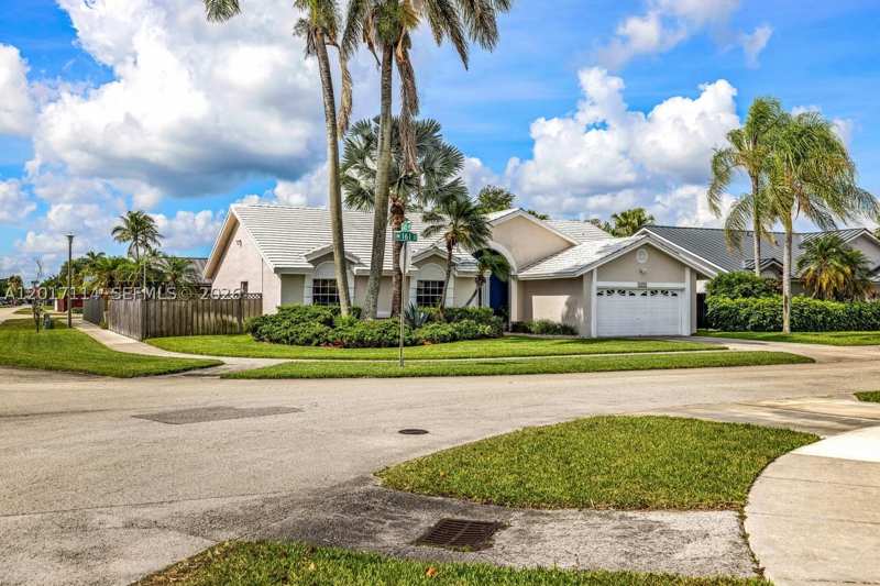 4 bedroom SingleFamilyResidence at 14500 SW 161st St, Limewood Grove, Miami — photo 1