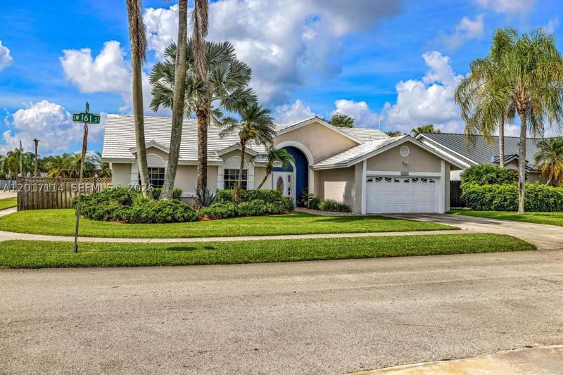 4 bedroom SingleFamilyResidence at 14500 SW 161st St, Limewood Grove, Miami — photo 2