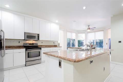 10773 NW 73rd Ter, Doral FL - photo 19 of 58