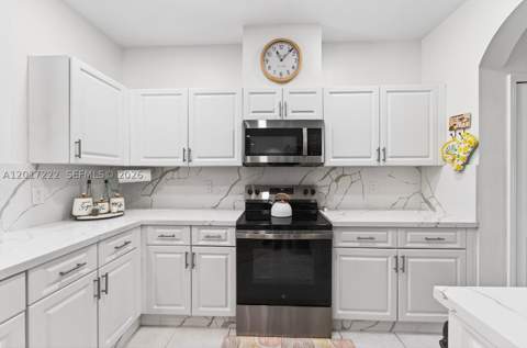 20155 SW 129th Ave, Miami FL - photo 18 of 68