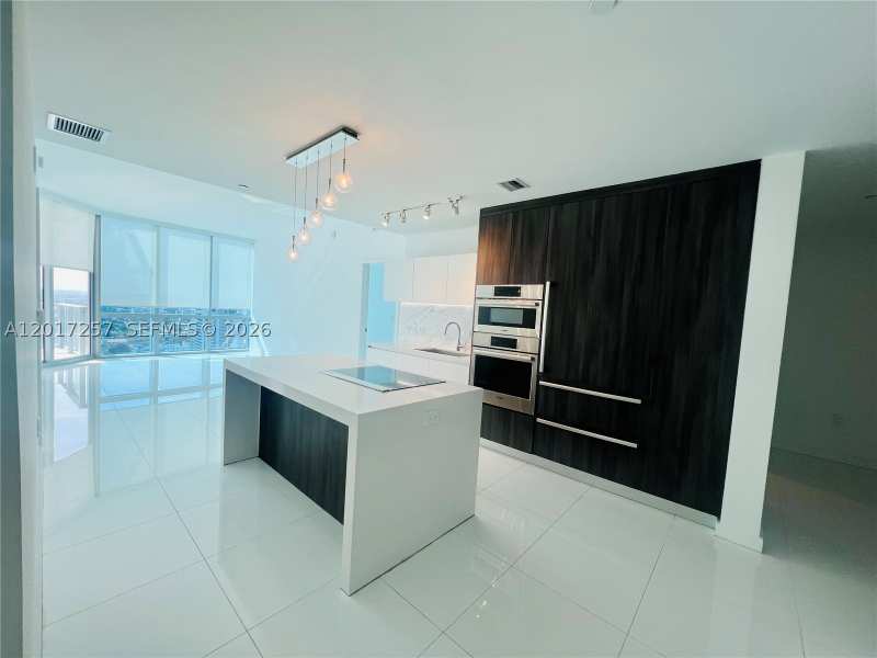 2 bedroom Condominium at 851 NE 1st Av 2808, Paramount Miami World Cent, Miami — photo 1