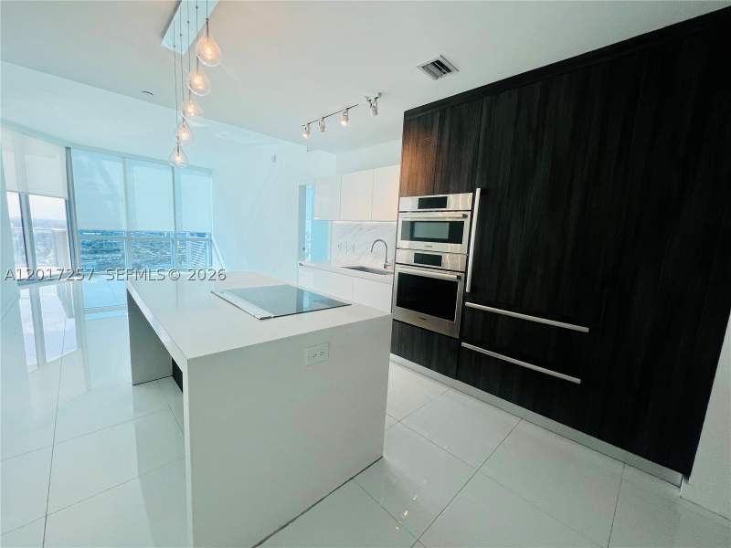 2 bedroom Condominium at 851 NE 1st Av 2808, Paramount Miami World Cent, Miami — photo 2