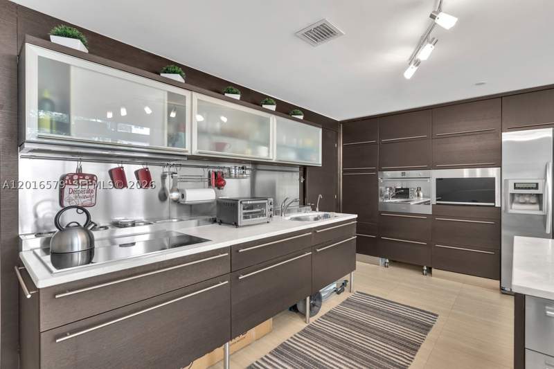 2 bedroom Condominium at 6000 Collins Ave 129, Terra Beachside Condo, Miami Beach — photo 5