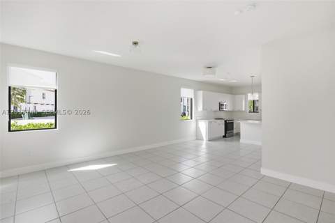 4426 83rd Pkwy, Doral FL - photo 12 of 53