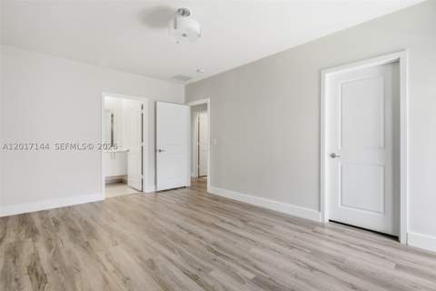 4426 83rd Pkwy, Doral FL - photo 15 of 53