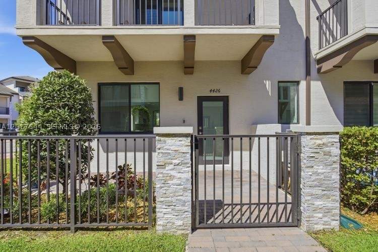 3 bedroom Townhouse at 4426 83rd Pkwy, Downtown Doral, Doral — photo 2