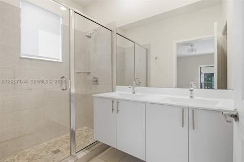 4426 83rd Pkwy, Doral FL - photo 21 of 53