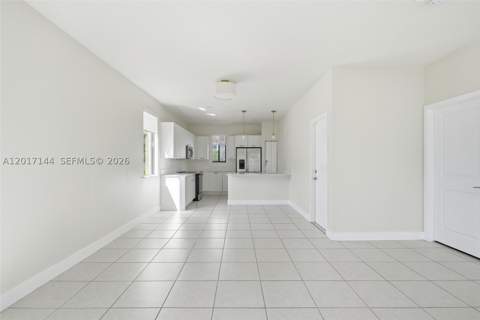 4426 83rd Pkwy, Doral FL - photo 6 of 53
