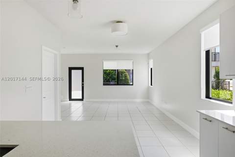 4426 83rd Pkwy, Doral FL - photo 9 of 53