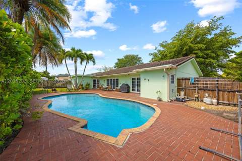 21141 NE 21st Ct, Miami FL - photo 13 of 35