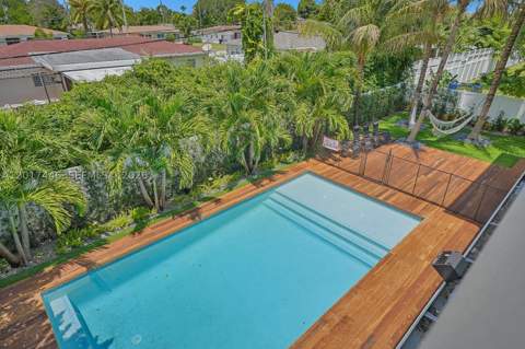 1025 NE 170th Ter, Miami FL - photo 16 of 53