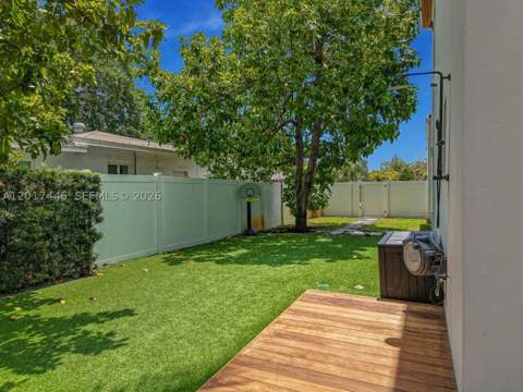 1025 NE 170th Ter, Miami FL - photo 19 of 53