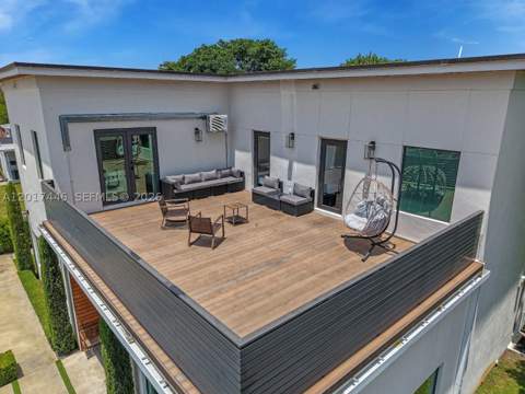 1025 NE 170th Ter, Miami FL - photo 7 of 53