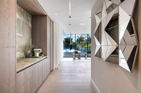 2520 Shelter Ave, Miami Beach FL - photo 20 of 52