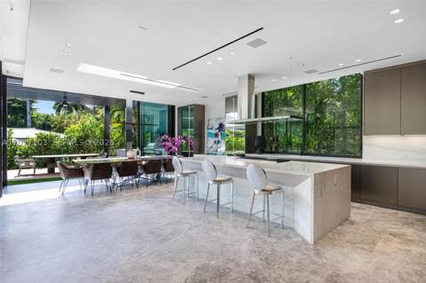 2520 Shelter Ave, Miami Beach FL - photo 9 of 52