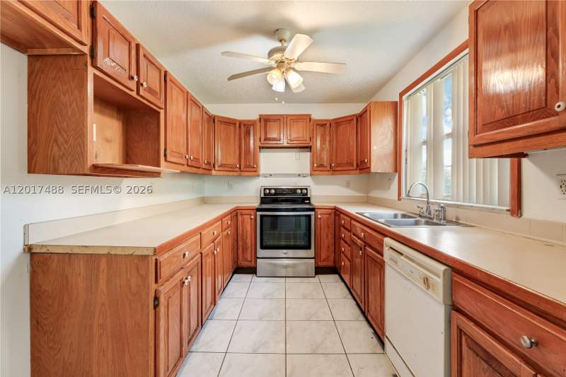 3 bedroom SingleFamilyResidence at 11983 SW 270th St, Cutler Landings Replt, Homestead — photo 5