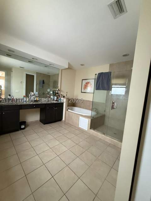 9845 NW 86th Ter, Doral FL - photo 10 of 33
