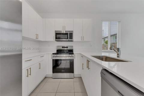 725 SE 14th Ct, Homestead FL - photo 8 of 32