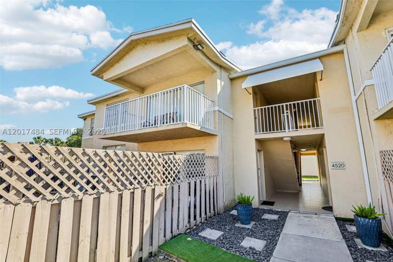 2 bedroom Condominium at 4520 NW 79th Ave 2D, Doral Gardens Condo, Doral — photo 1