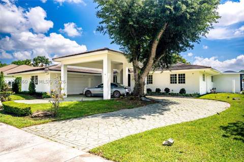 15761 Turnberry Dr, Miami Lakes FL - photo 7 of 42