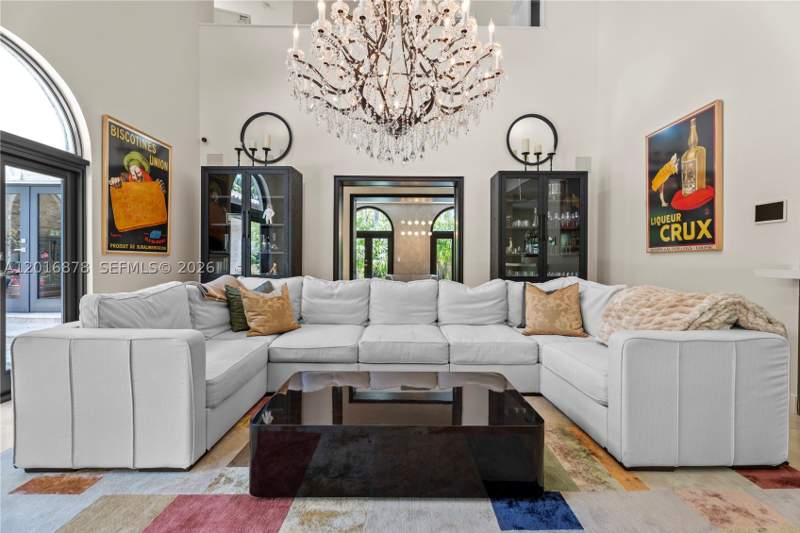 6 bedroom SingleFamilyResidence at 8550 Old Cutler Rd, Cocoa Plum Heights Sub, Coral Gables — photo 3