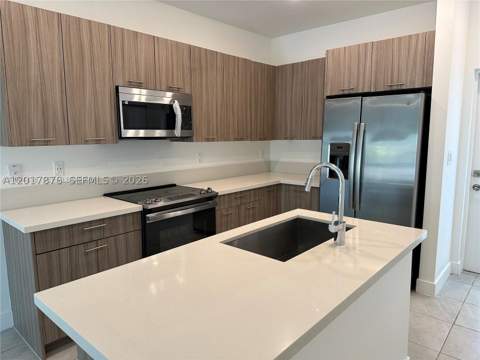 8201 NW 41st St D-203, Doral FL - photo 6 of 18
