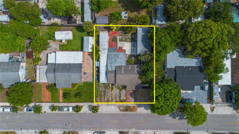 4 bedroom SingleFamilyResidence at 661 E 7th St, Marjohn Park, Hialeah — photo 3