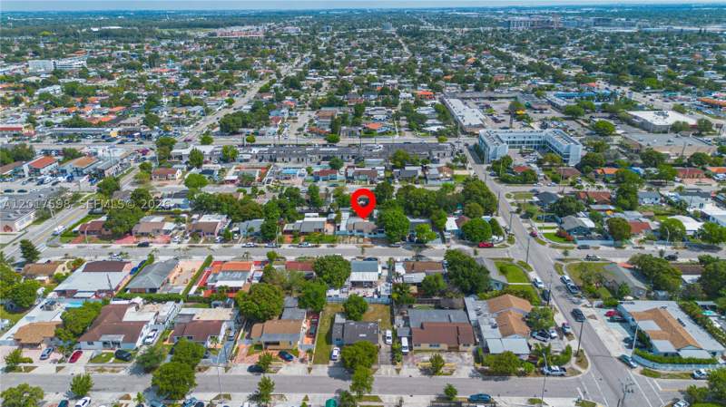 4 bedroom SingleFamilyResidence at 661 E 7th St, Marjohn Park, Hialeah — photo 4