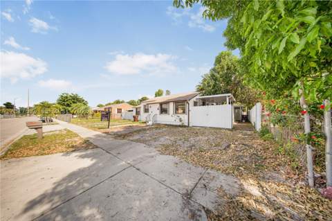 661 E 7th St, Hialeah FL - photo 6 of 52