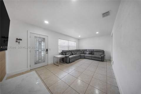 661 E 7th St, Hialeah FL - photo 9 of 52