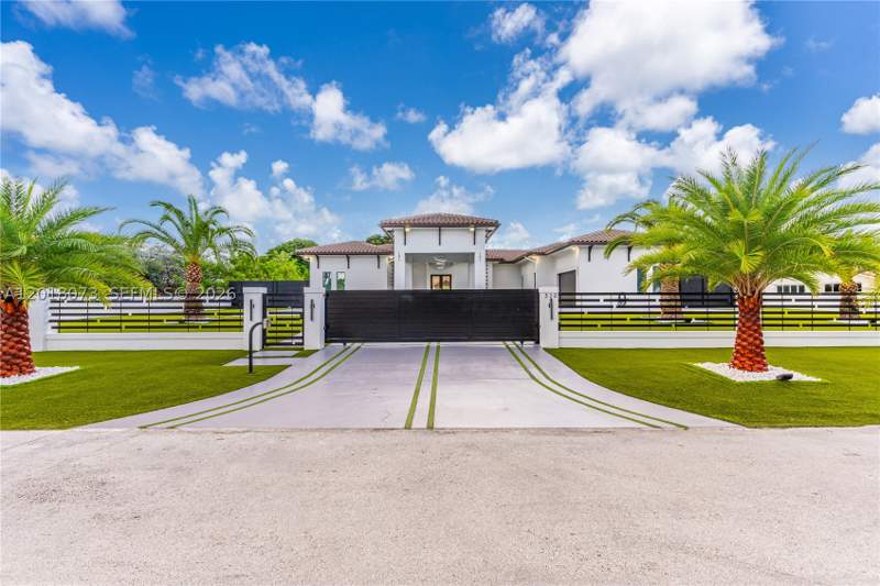 5 bedroom SingleFamilyResidence at 320 SW 125th Ave, Sweetwater Estates Sub, Miami — photo 5