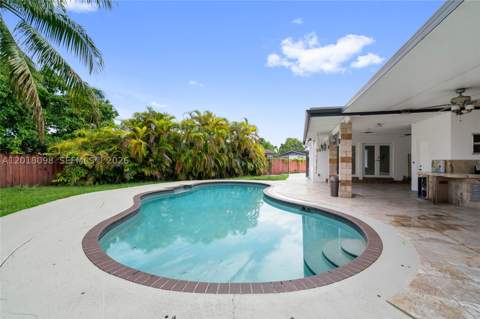 13611 SW 77th St, Miami FL - photo 8 of 64