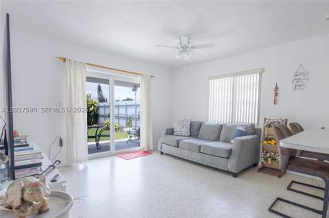 10 NW 60th Ct, Miami FL - photo 12 of 28