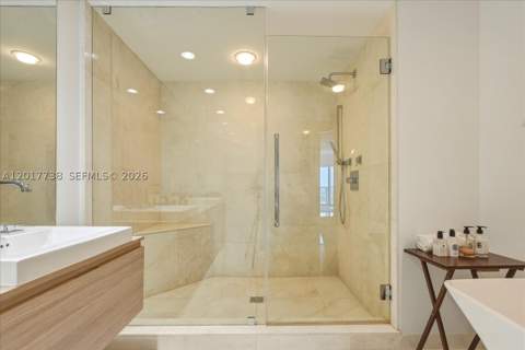 17301 Biscayne Blvd 605, North Miami Beach FL - photo 13 of 34