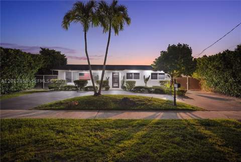 5241 SW 104th Ave, Miami FL - photo 7 of 58