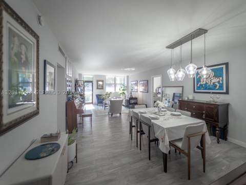 90 Edgewater Dr 114, Coral Gables FL - photo 6 of 32