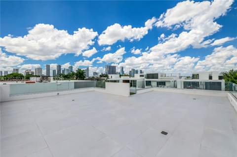 1092 N Venetian Dr, Miami FL - photo 19 of 20