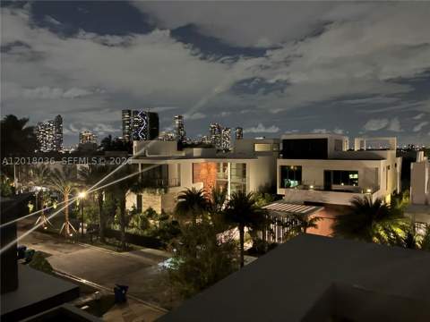 1092 N Venetian Dr, Miami FL - photo 20 of 20