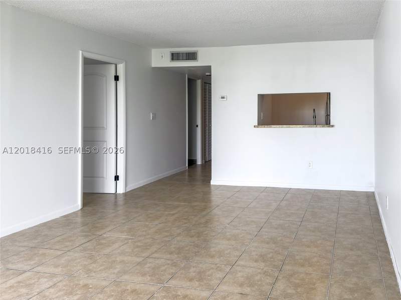 1 bedroom Condominium at 496 NW 165th St Rd D-410, Montecarlo Condo, Miami — photo 4