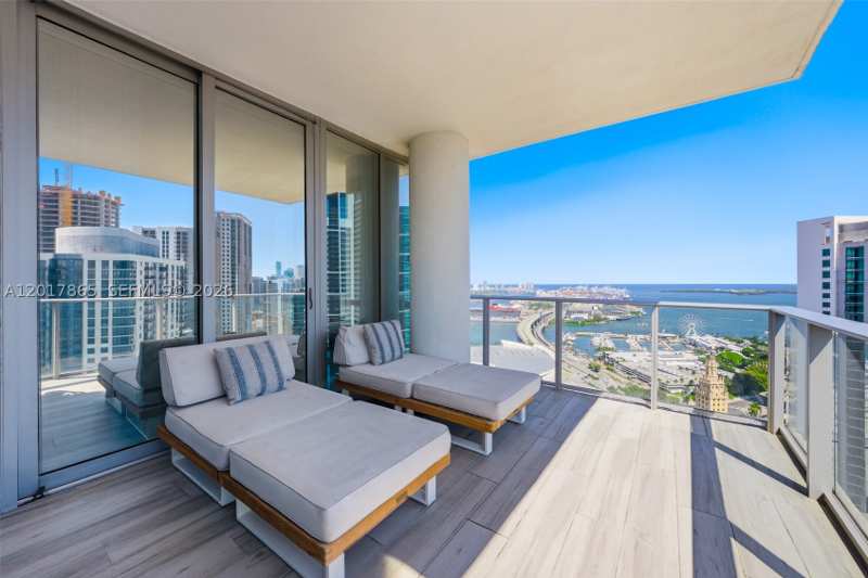 3 bedroom Condominium at 851 NE 1st Ave 3711, Paramount Miami Worldcent, Miami — photo 1