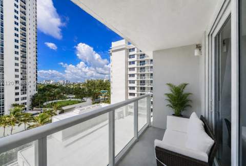 19201 Collins Ave 609, Sunny Isles Beach FL - photo 13 of 25