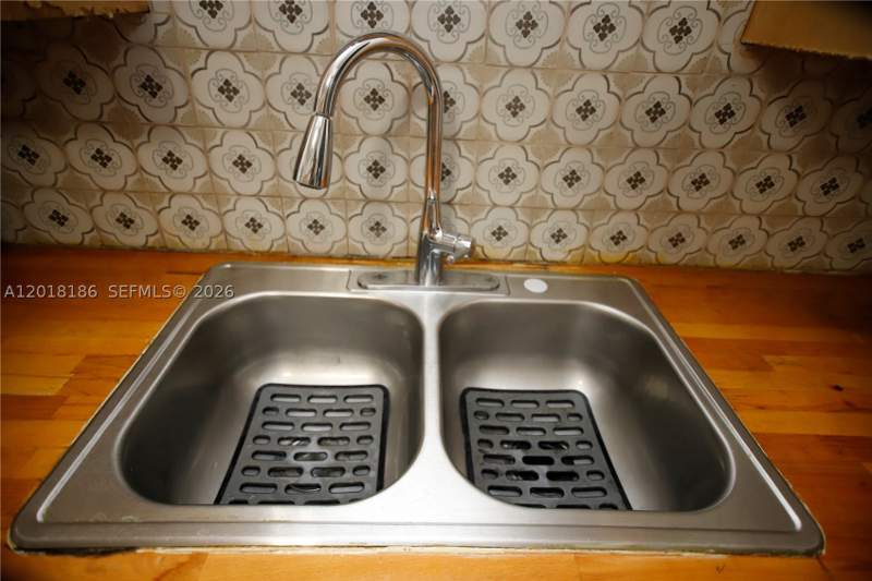 3 bedroom SingleFamilyResidence at 1100 NE 160th Ter, Monticello Pk Unit No 3, North Miami Beach — photo 5