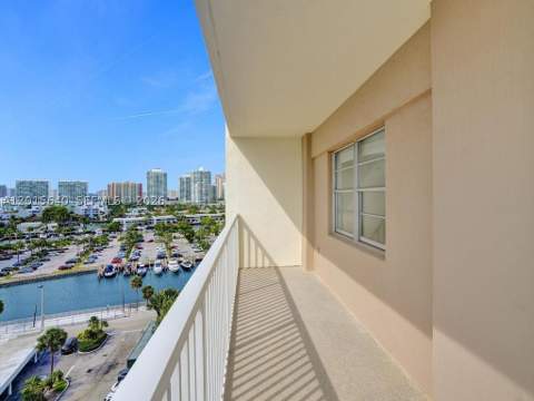 300 Bayview Dr 906, Sunny Isles Beach FL - photo 21 of 67