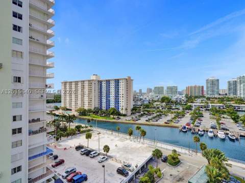 300 Bayview Dr 906, Sunny Isles Beach FL - photo 22 of 67